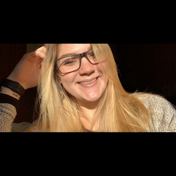 Meet your Posher, Sunni - Picture 1 of 1